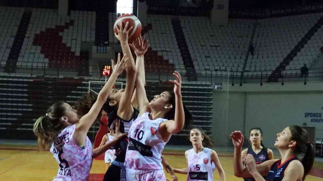 Kepez’in uzun kızları Antalya şampiyonu oldu