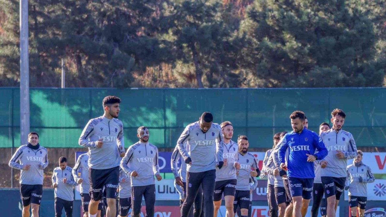 Trabzonspor, Başakşehir karşısında moral arıyor