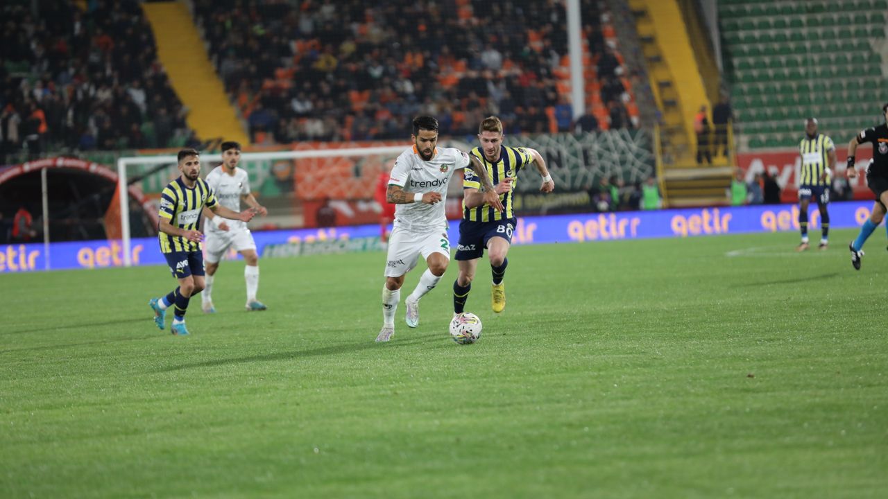 Fenerbahçe, Alanyaspor'u deplasmanda 3-1 yendi
