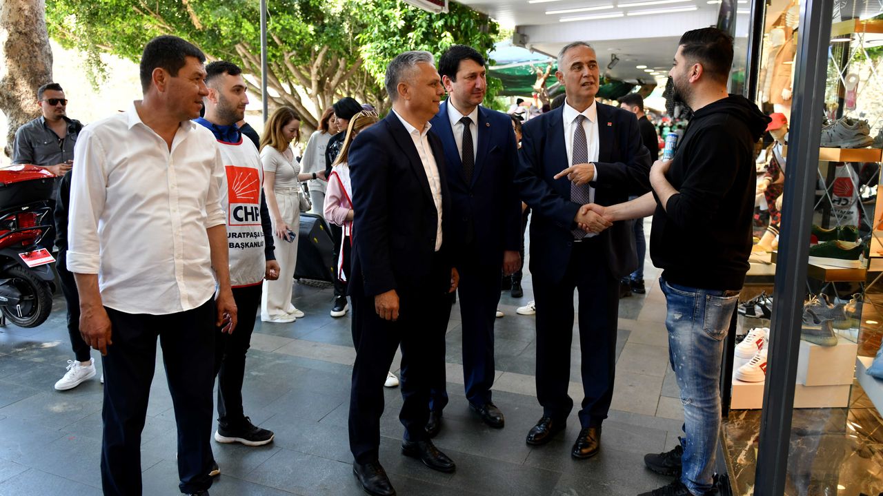 Başkan Uysal, CHP milletvekili adaylarıyla sahada