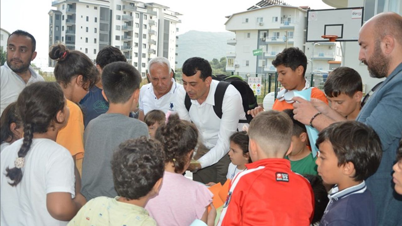 Alanya ALKÜ'den depremzedelere ziyaret