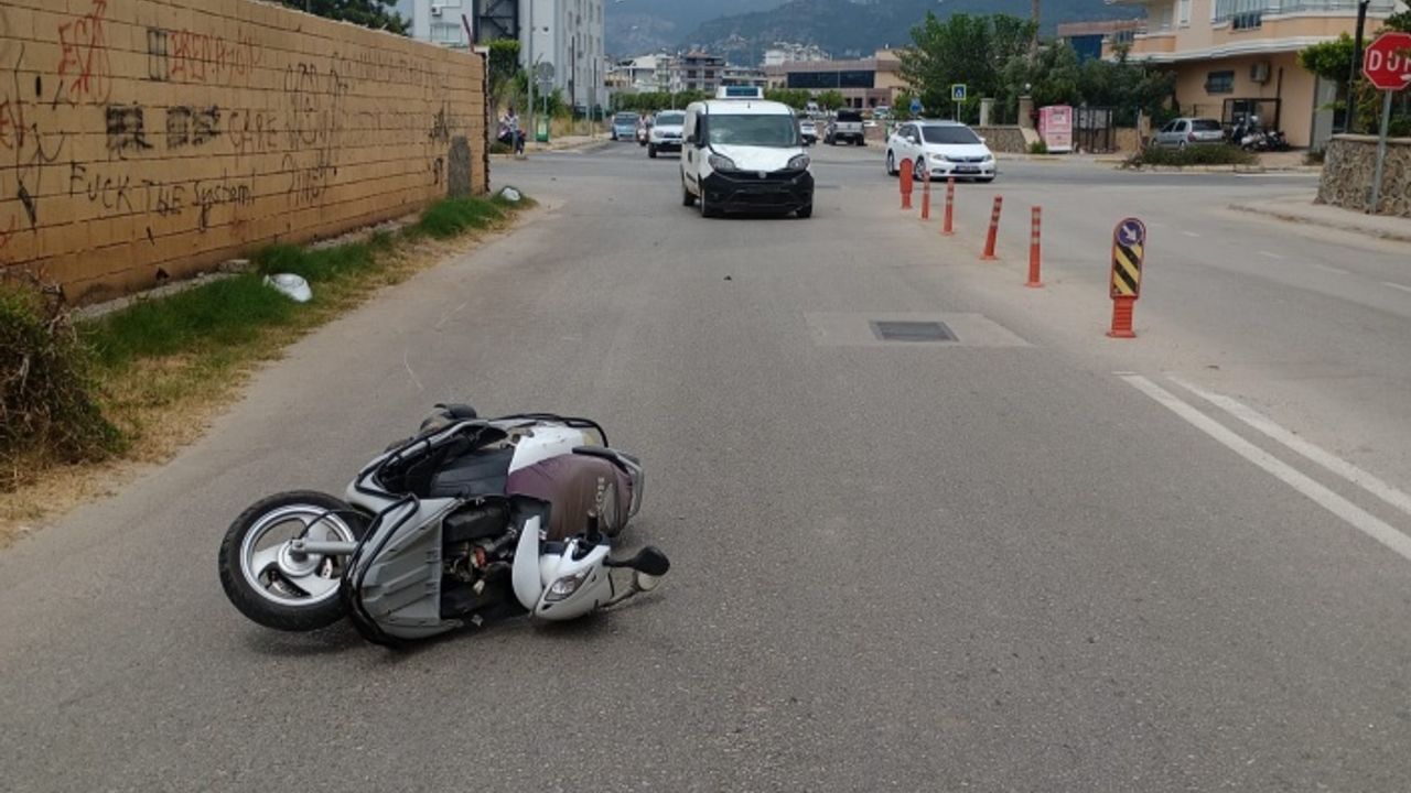 Alanya’da ticari araç kaza yaptı: 1 yaralı