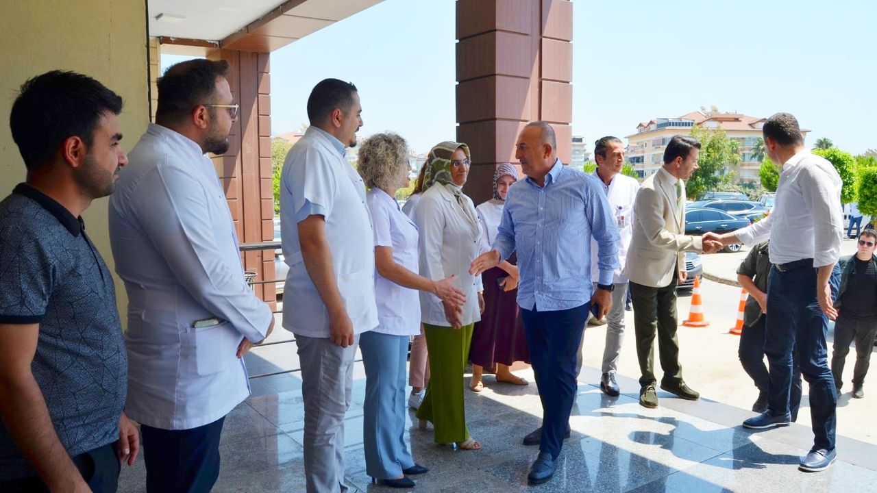 Antalya Milletvekili Çavuşoğlu'dan hastane ziyareti