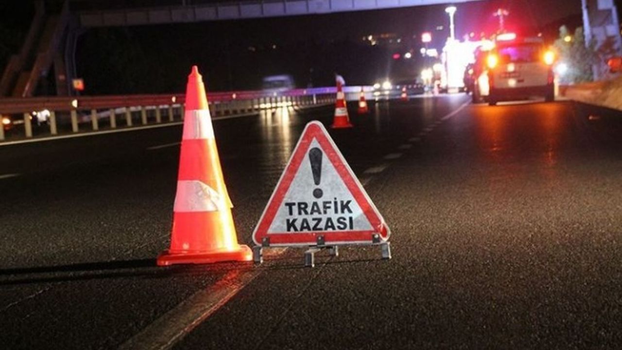 Alanya'da araç ve kamyonet çarpıştı: 1 ölü 4 yaralı