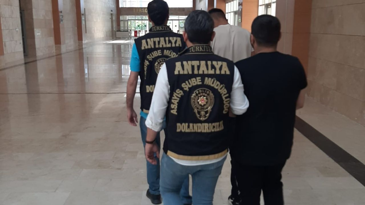 Antalya'da dolandırıcılık operasyonu: 2 tutuklama