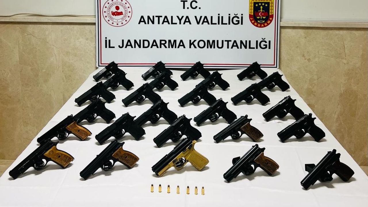 Antalya'da silah kaçakçılığı operasyonu