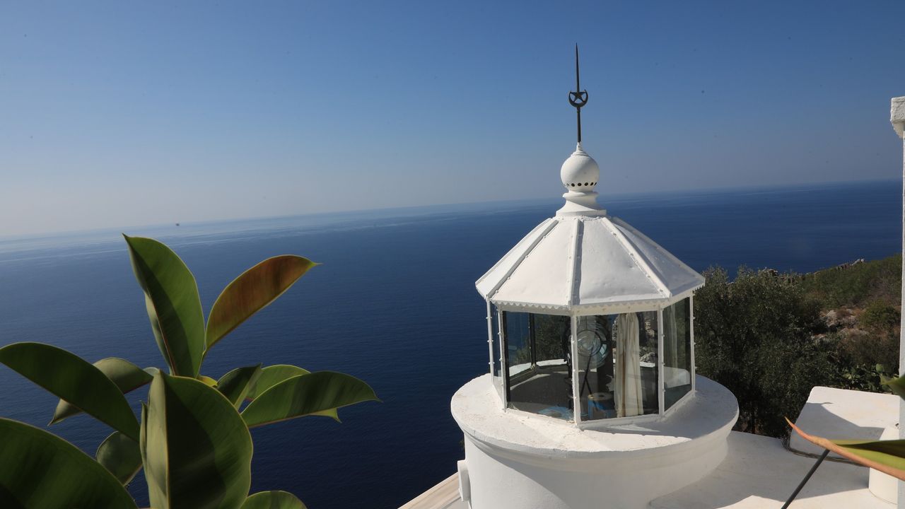 Alanya Feneri Akdeniz'e ışık tutuyor