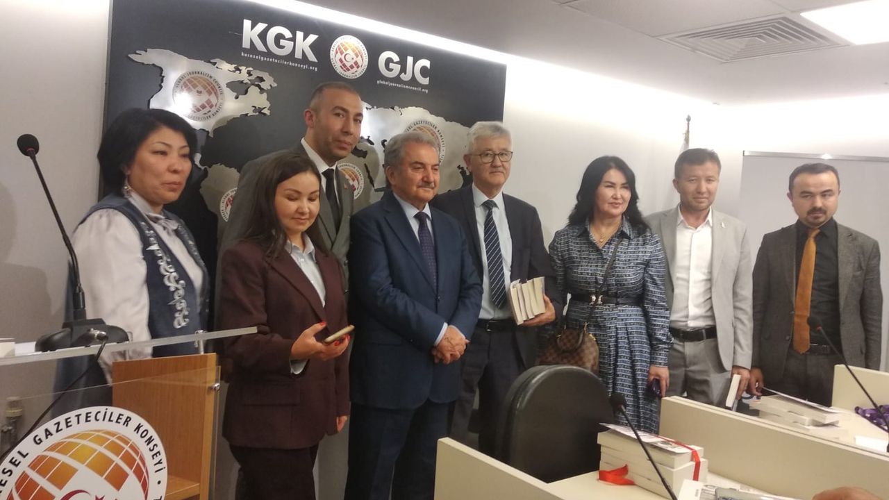 Türklüğün Kazak önderi Çokay KGK'da anıldı 