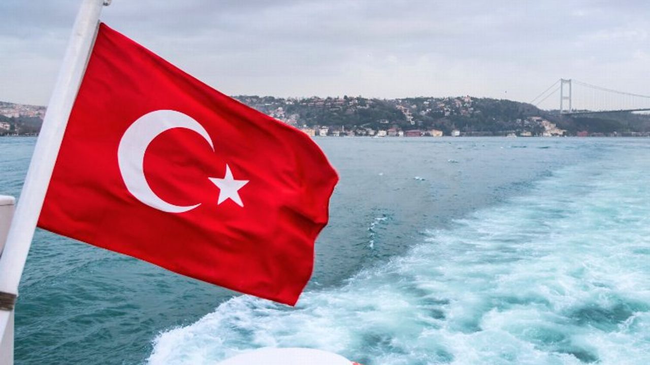 Teknelerdeki Türk Bayrağı'na ilişkin karar