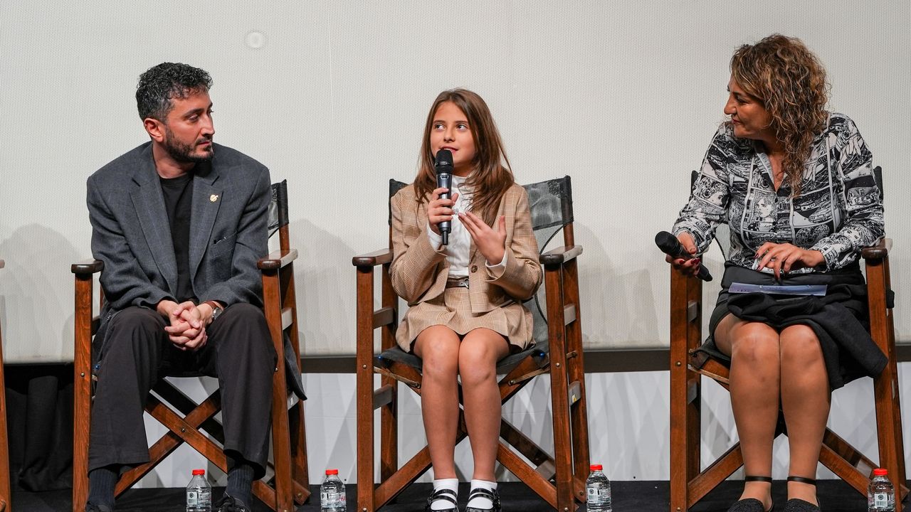 10 yaşındaki Defne, ilk sinema filmiyle Altın Portakal'da