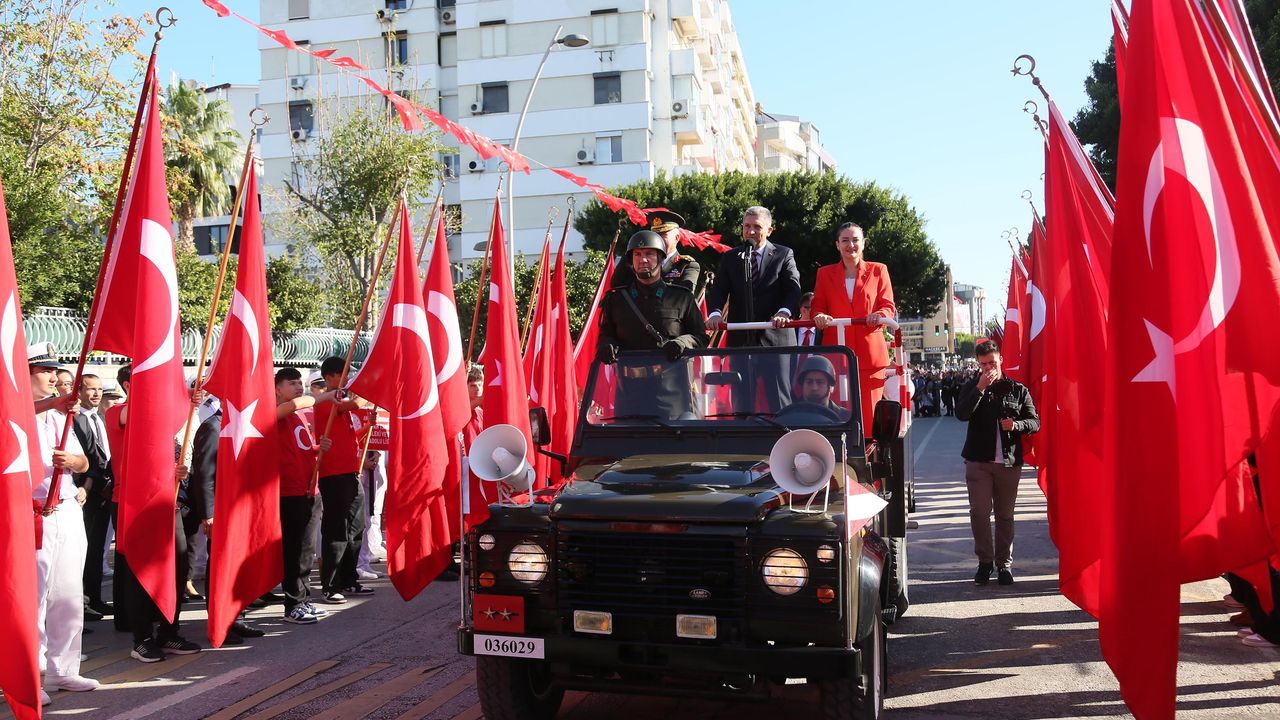Antalya'da Cumhuriyet coşkusu