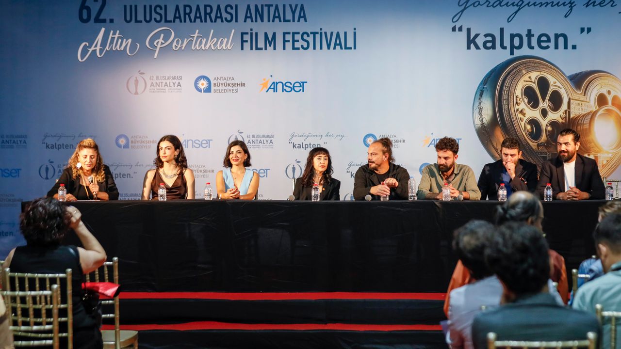 Çocukken hayalini kurduğu Altın Portakal'a ilk filmiyle katıldı