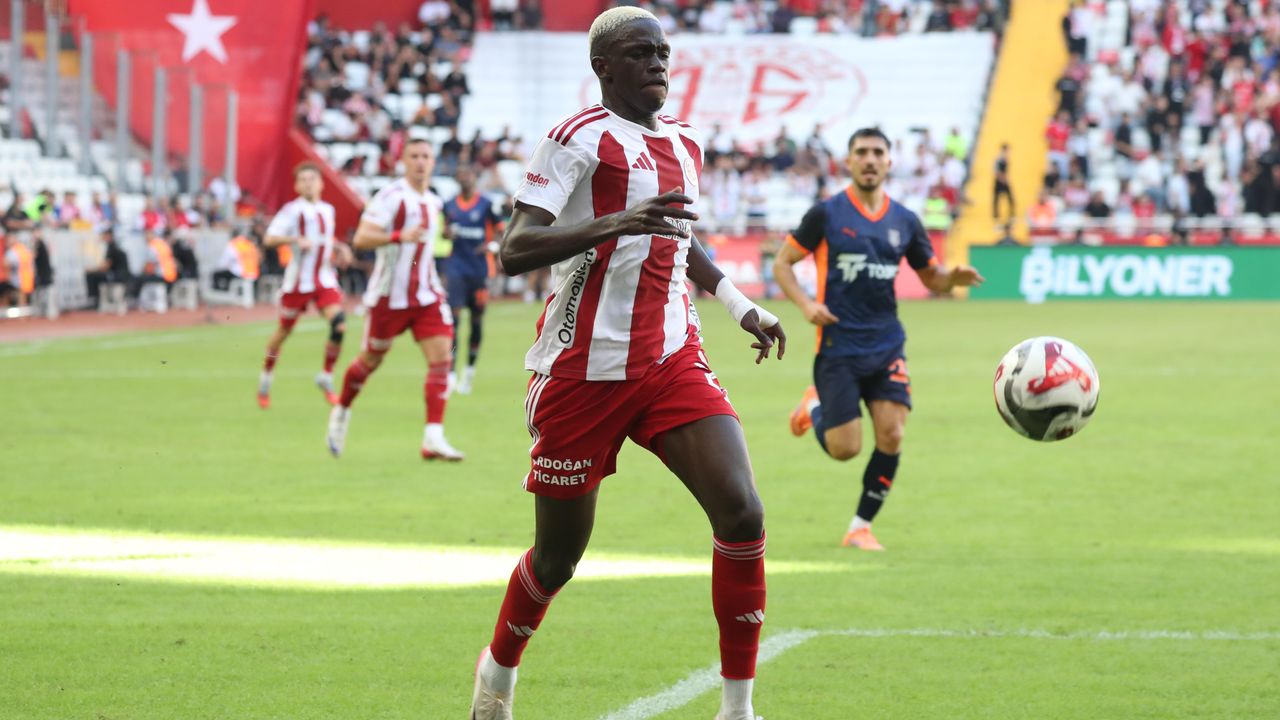 Hesap.com Antalyaspor - RAMS Başakşehir FK: 0-4