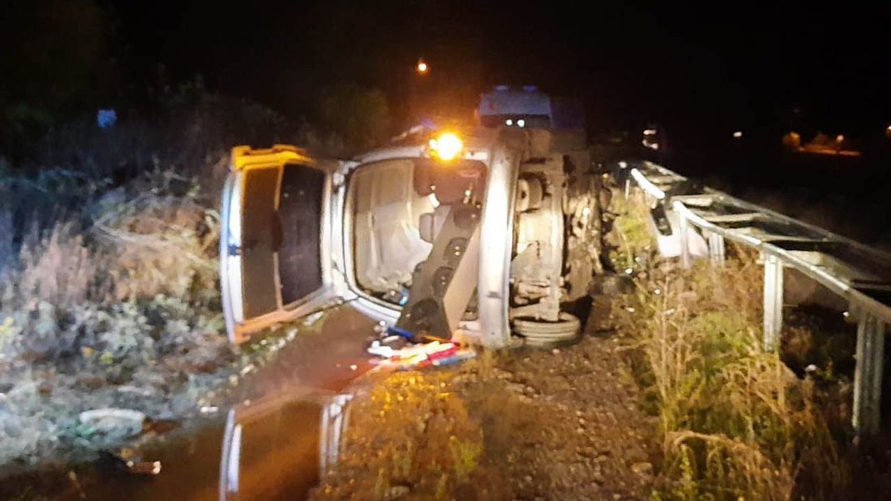 Hafif ticari aracın şarampole devrildi: 1 ölü