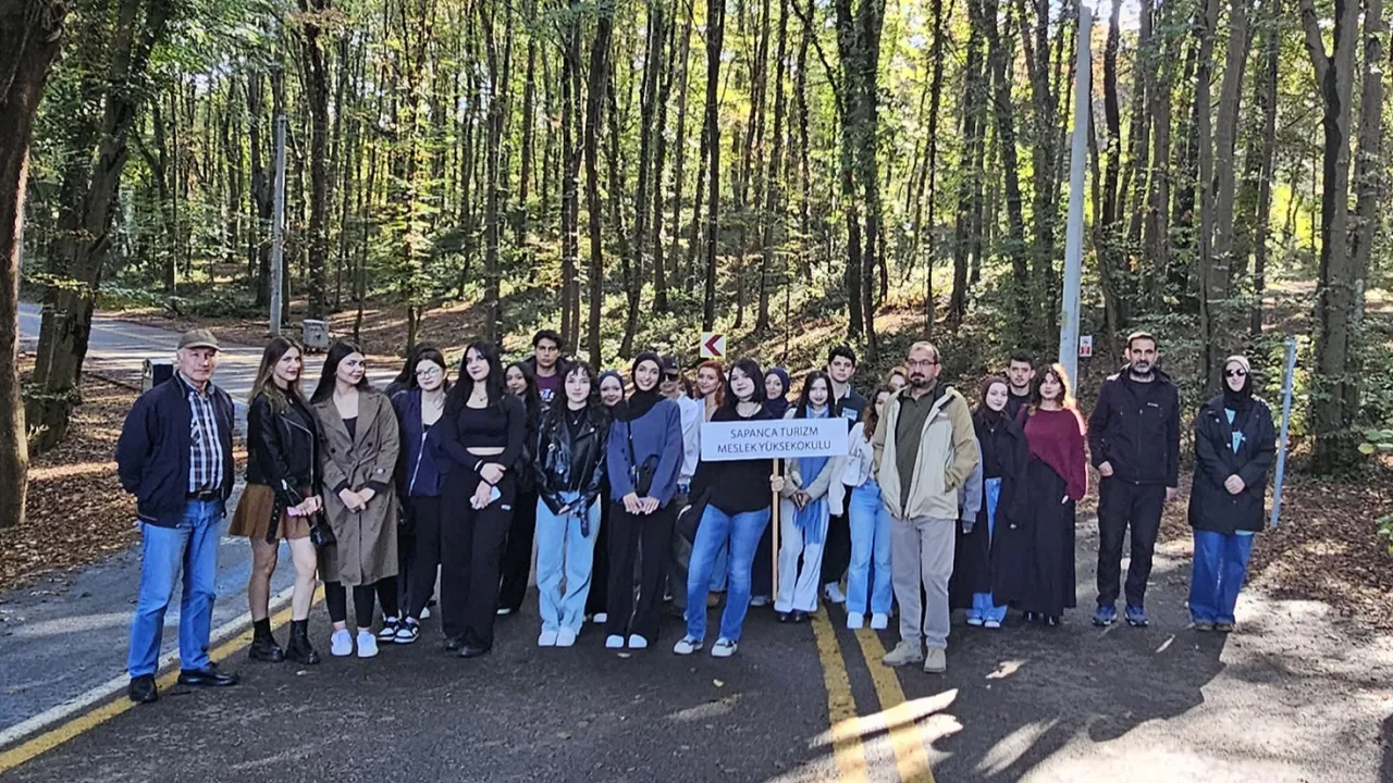 Üniversitelilere turistik tanıtım gezisi