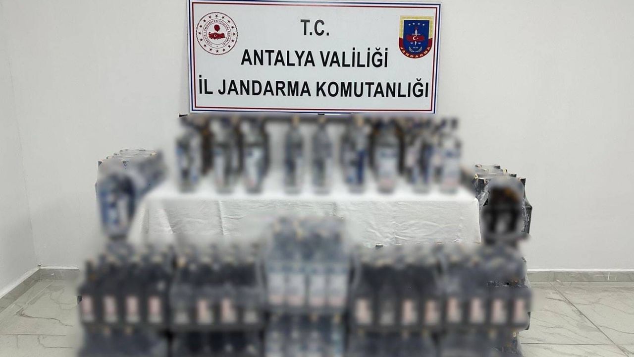 Manavgat’ta kaçak alkol operasyonu: 400 litre sahte içki ele geçirildi