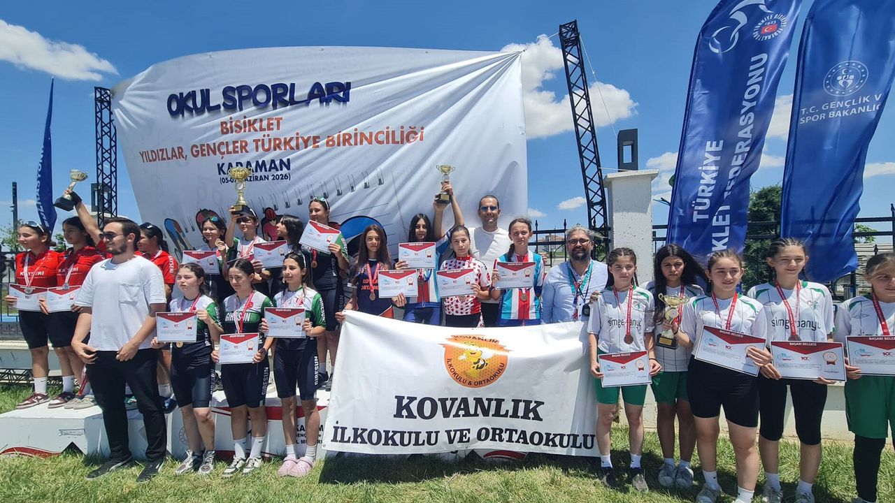Köy okulunun kızları, bisiklette Türkiye 3'üncüsü