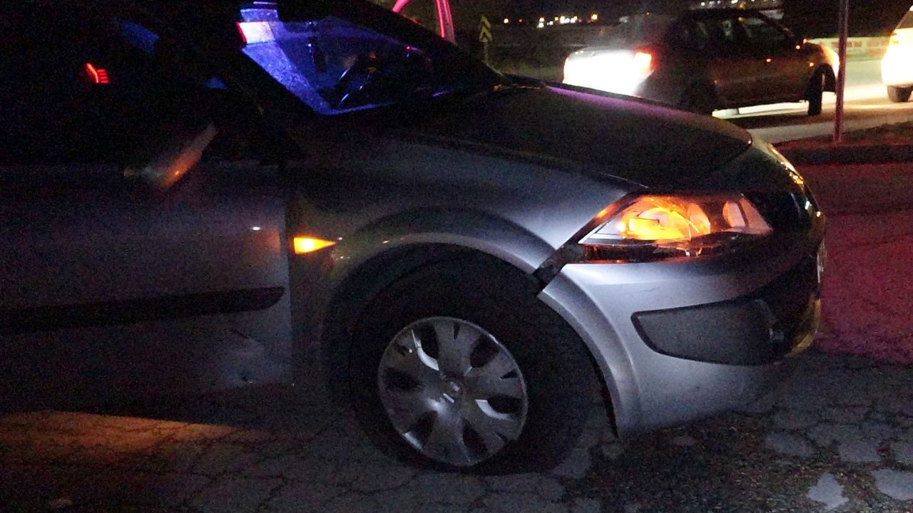 Otomobille çarpışan motosikletin sürücüsü yaralandı