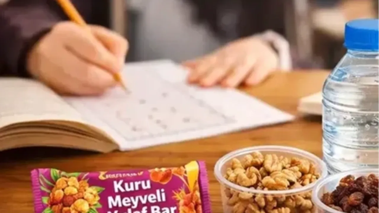 MEB'den LGS'de bir ilk... Öğrencilere beslenme paketi dağıtı