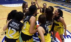 Kepez Belediyespor U16 Kadın Basketbol Takımı galibiyetle ayrıldı