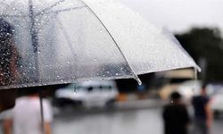 Alanya'da şiddetli yağış ve fırtına nedeniyle eğitime bir gün ara