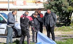 Antalya’da boş arazide erkek cesedi bulundu