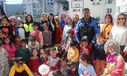 Gazipaşa’da depremzede çocuklara palyaço gösterisi