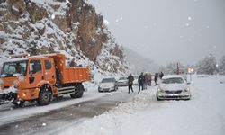 Alanya-Konya karayolu trafiğe kapatıldı, sürücüler tesislere yönlendirildi