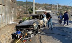 Gazipaşa’da motosikletle otomobilin çarpıştığı kazada araçlar alev aldı: 1 yaralı