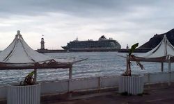 The World isimli lüks yolcu gemisi Alanya’da