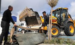 Antalya'da ünlü sahilde yürüyüş yolları yenileniyor