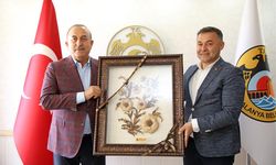 Alanya Belediyesi'ni Bakan Çavuşoğlu ve Bakan Ersoy ziyaret etti