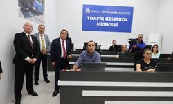 Başkan Böcek Trafik Kontrol Merkezi’ni ziyaret etti