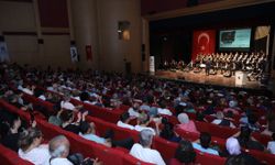 Antalya'da 'Türkü Türkü Türkiye’m' ile coşturdu