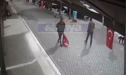 Alanya'da Türk bayrağını yere atıp, çiğneyen kadın yakalandı