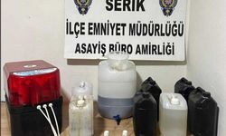 Antalya'da kaçak alkol ve kumar baskını