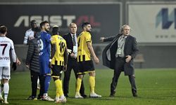 İstanbulspor'un başkanı hakeme tepki olarak takımını sahadan çekti