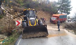 Alanya ve Manavgat’da heyelandan bozulan yollara bakım