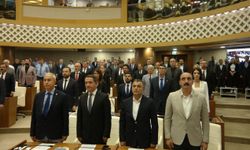 Başkan Özçelik Antalya Büyükşehir Belediye Meclisi toplantısına katıldı
