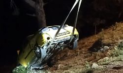 Alanya'da otomobil şarampole devrildi! Sürücü yaralı