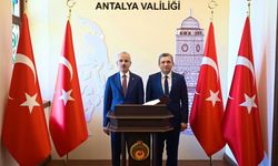 Bakan Uraloğlu, Antalya Valiliği’ni ziyaret etti