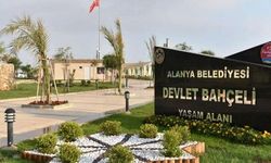 Alanya'da Devlet Bahçeli ismi kaldırıldı!