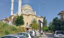 Cami önüne park ettiği aracı çalındı, polis takiple buldu