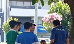 Antalya'da polisten kaçarken dereye atladı