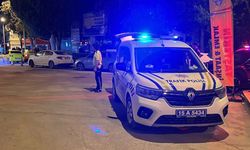 Polisi görünce motosikleti bırakıp kaçtılar