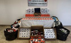 Antalya’da kaçak elektronik eşya operasyonu