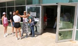 Aksesuarlarını çıkarmaya çalışırken sınav saatini kaçırdı