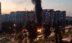 Antalya'da minibüsü seyir halindeyken alev aldı