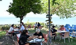 Kıdemli kent sakinleri mangalada kapıştı