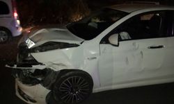 Otomobille çarpışan elektrikli motordaki turist yaralandı